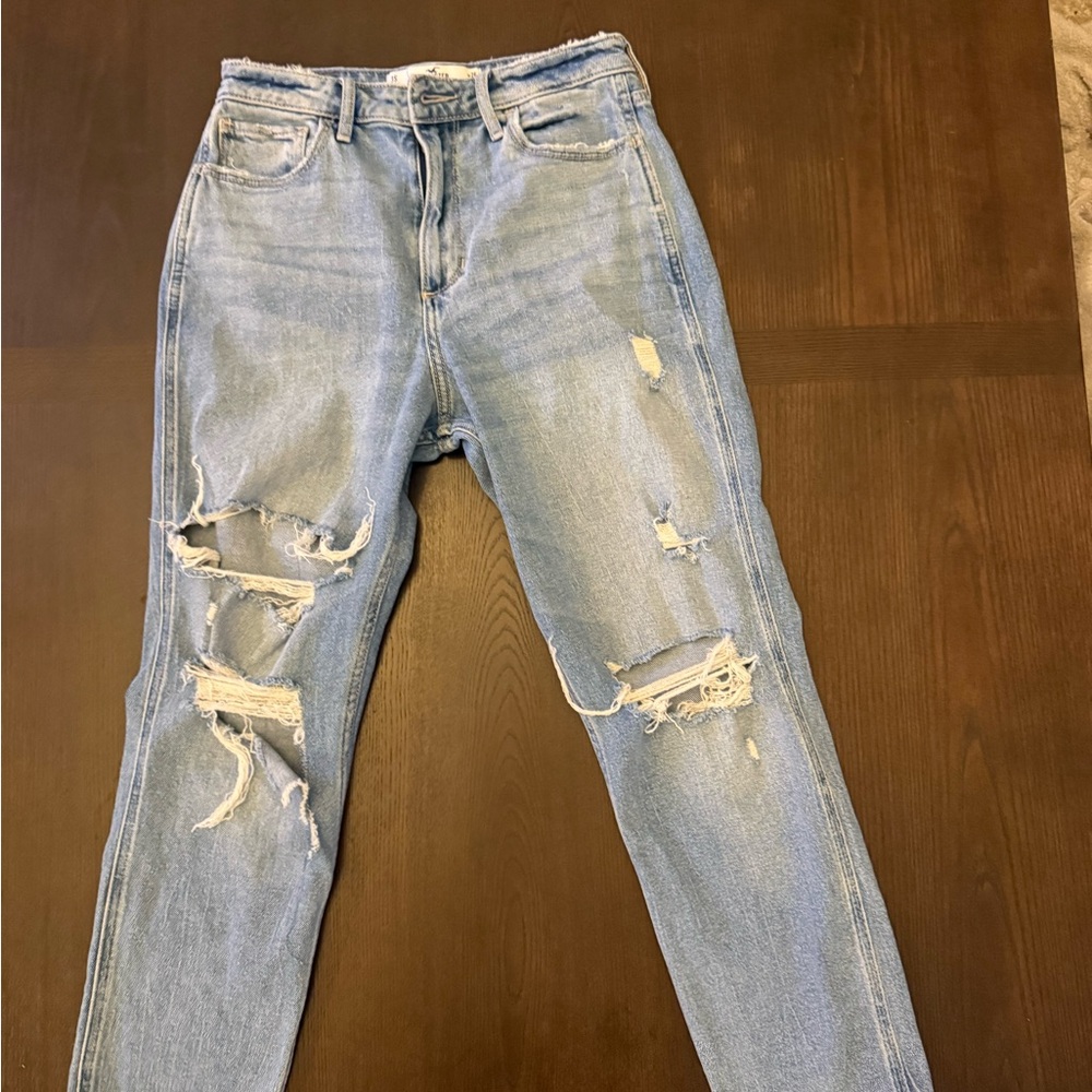 Hollister Curvy high-Rise Mom Jean 26W x 25L | 3S